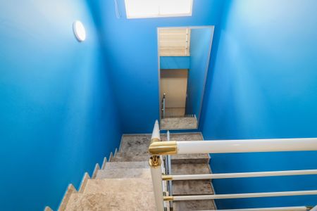 Casa à venda com 120m², 3 quartos e 2 vagasEscada