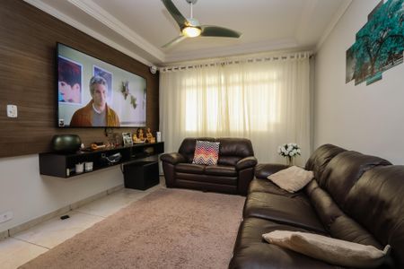 Casa à venda com 120m², 3 quartos e 2 vagasSala