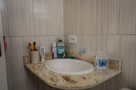 Casa à venda com 120m², 3 quartos e 2 vagasBanheiro da Suite 2