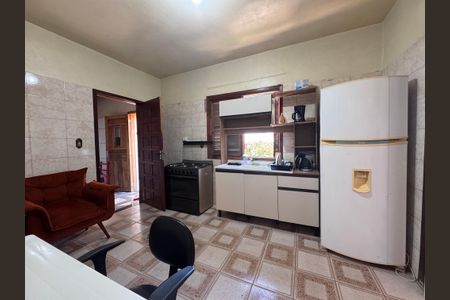 Casa à venda com 300m², 2 quartos e 2 vagasCozinha