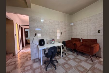 Casa à venda com 300m², 2 quartos e 2 vagasCozinha