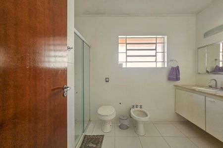 Casa para alugar com 400m², 4 quartos e 6 vagasBanheiro da Suíte 1