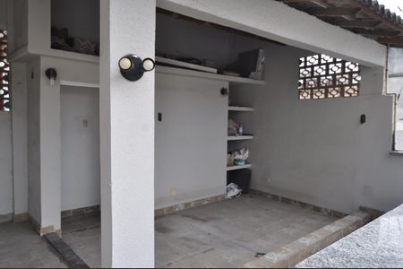 Casa de condomínio à venda com 240m², 3 quartos e 1 vagaQuintal