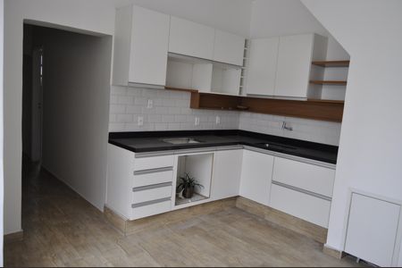 Casa de condomínio à venda com 240m², 3 quartos e 1 vagaCozinha