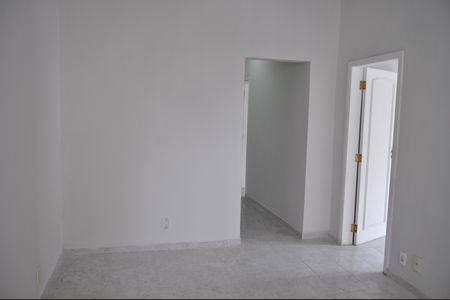 Sala de casa de condomínio à venda com 3 quartos, 240m² em Del Castilho, Rio de Janeiro