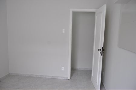 Casa de condomínio à venda com 240m², 3 quartos e 1 vagaQuarto 01