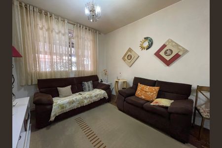 Casa à venda com 158m², 3 quartos e 2 vagasSala