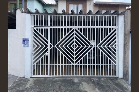 Casa à venda com 158m², 3 quartos e 2 vagasFachada