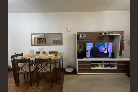 Casa à venda com 158m², 3 quartos e 2 vagasSala