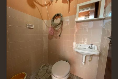 Casa à venda com 158m², 3 quartos e 2 vagasBanheiro 3