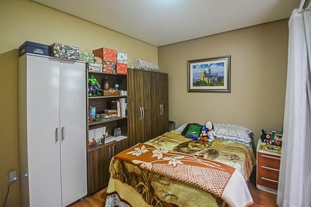 Casa à venda com 256m², 3 quartos e 6 vagasSuíte 2