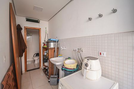 Casa à venda com 256m², 3 quartos e 6 vagasÁrea de Serviço