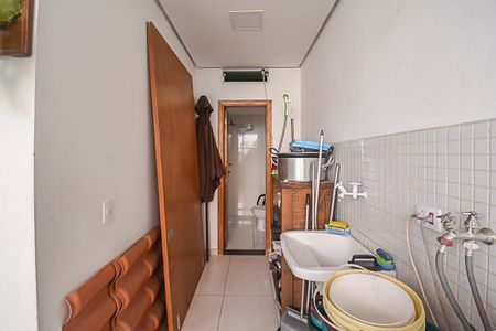 Casa à venda com 256m², 3 quartos e 6 vagasÁrea de Serviço