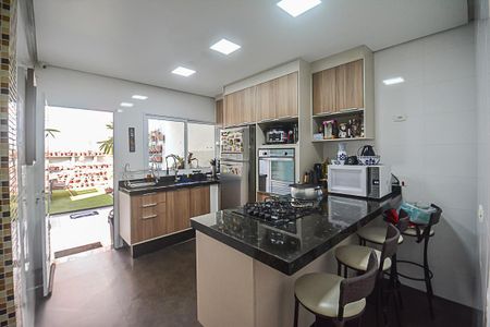 Casa à venda com 256m², 3 quartos e 6 vagasCozinha