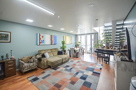 Casa à venda com 256m², 3 quartos e 6 vagasSala