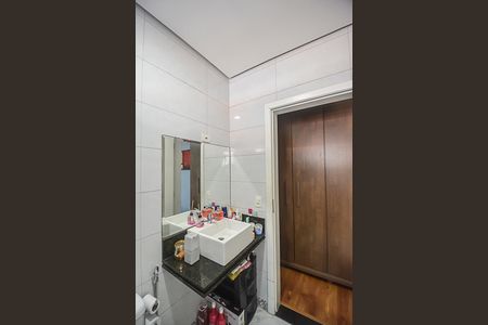 Casa à venda com 256m², 3 quartos e 6 vagasBanheiro da Suíte 3