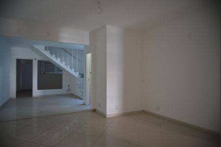 Casa à venda com 295m², 3 quartos e 2 vagasSala 1