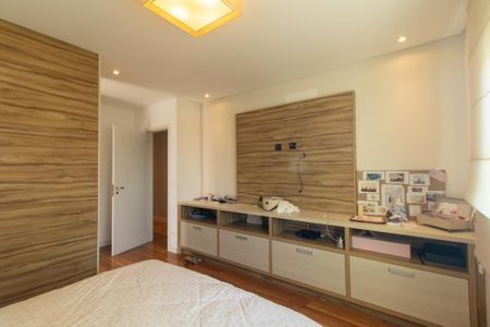 Apartamento para alugar com 189m², 4 quartos e 3 vagasQuarto 2 Suíte 2