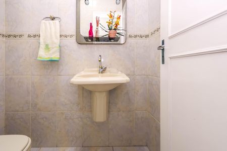 Casa à venda com 114m², 2 quartos e 2 vagasLavabo