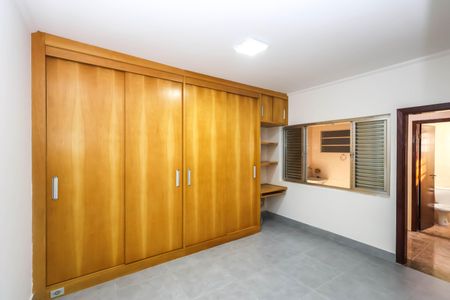 Casa à venda com 114m², 2 quartos e 2 vagasQuarto