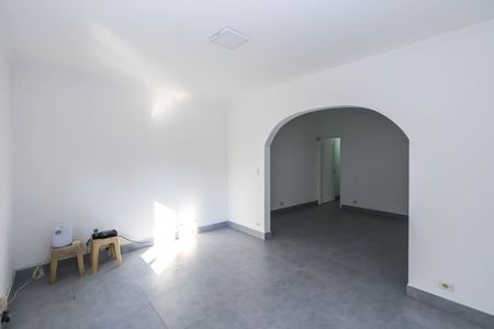 Casa à venda com 114m², 2 quartos e 2 vagasSala