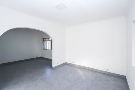 Casa à venda com 114m², 2 quartos e 2 vagasSala