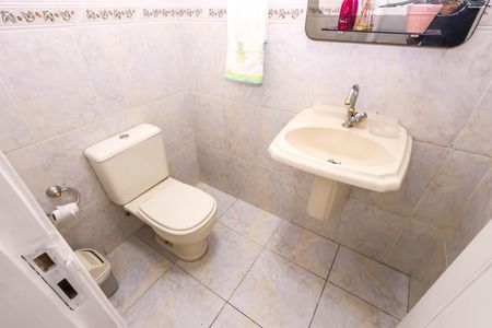 Casa à venda com 114m², 2 quartos e 2 vagasLavabo