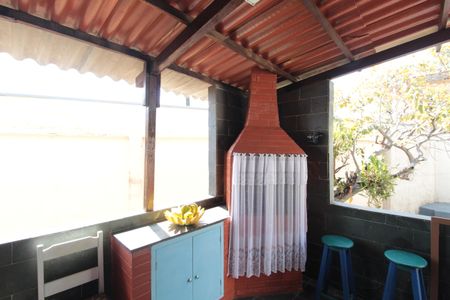 Casa à venda com 351m², 2 quartos e 1 vagaÁrea de Serviço