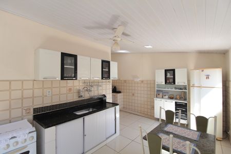 Casa à venda com 351m², 2 quartos e 1 vagaCozinha