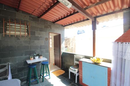 Casa à venda com 351m², 2 quartos e 1 vagaÁrea de Serviço