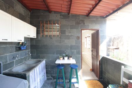 Casa à venda com 351m², 2 quartos e 1 vagaÁrea de Serviço