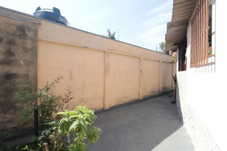 Casa à venda com 351m², 2 quartos e 1 vagaQuintal