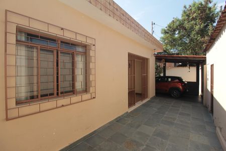 Casa à venda com 351m², 2 quartos e 1 vagaQuintal