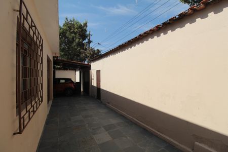 Casa à venda com 351m², 2 quartos e 1 vagaQuintal
