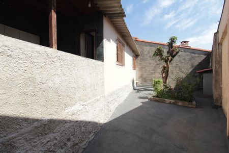 Casa à venda com 351m², 2 quartos e 1 vagaQuintal