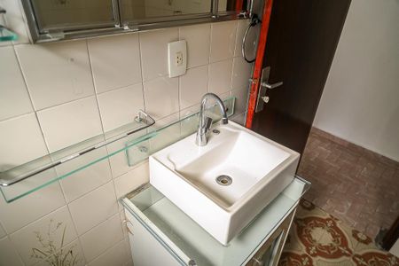 Casa à venda com 215m², 3 quartos e 2 vagas Casa à venda com 215m², 3 quartos e 2 vagasBanheiro 1