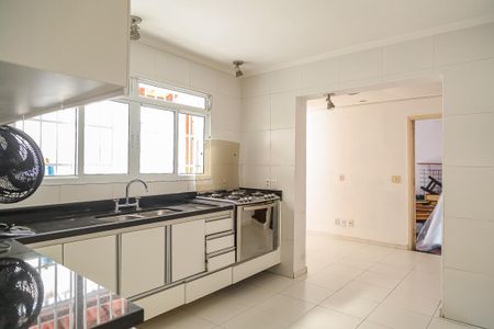 Casa à venda com 215m², 3 quartos e 2 vagas Casa à venda com 215m², 3 quartos e 2 vagasCozinha