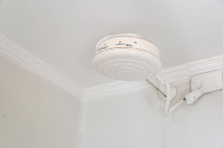 Casa à venda com 215m², 3 quartos e 2 vagas Casa à venda com 215m², 3 quartos e 2 vagasBanheiro 2