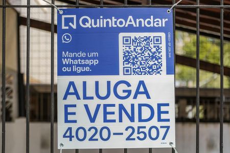 Casa à venda com 215m², 3 quartos e 2 vagas Casa à venda com 215m², 3 quartos e 2 vagasPlaca