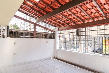 Casa à venda com 215m², 3 quartos e 2 vagas Casa à venda com 215m², 3 quartos e 2 vagasQuintal