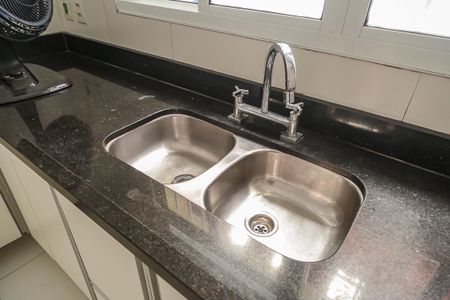 Casa à venda com 215m², 3 quartos e 2 vagas Casa à venda com 215m², 3 quartos e 2 vagasCozinha