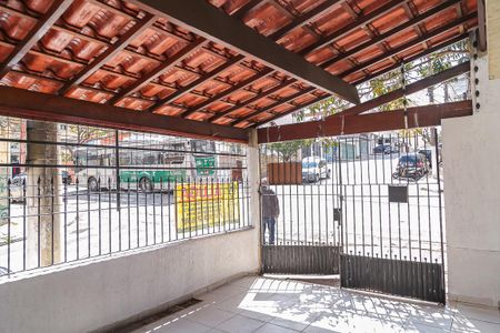 Casa à venda com 215m², 3 quartos e 2 vagas Casa à venda com 215m², 3 quartos e 2 vagasQuintal