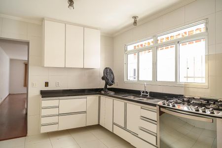 Casa à venda com 215m², 3 quartos e 2 vagas Casa à venda com 215m², 3 quartos e 2 vagasCozinha