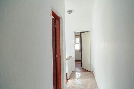 Casa à venda com 215m², 3 quartos e 2 vagas Casa à venda com 215m², 3 quartos e 2 vagasCorredor
