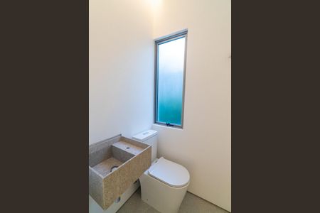 Casa à venda com 160m², 2 quartos e 2 vagasLavabo