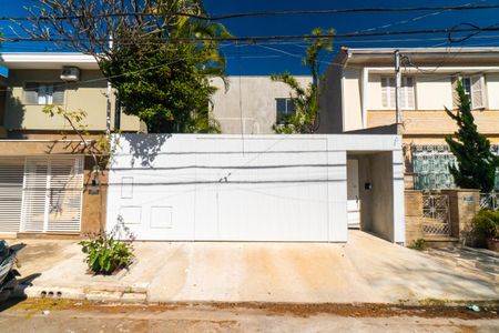 Casa à venda com 160m², 2 quartos e 2 vagasFachada