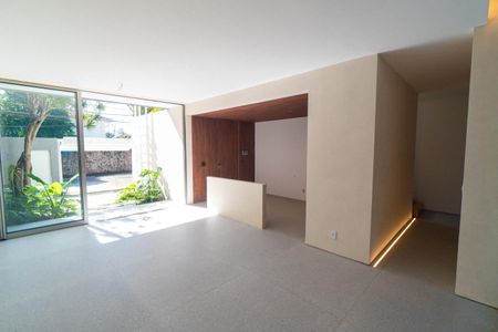 Casa à venda com 160m², 2 quartos e 2 vagasSala/Cozinha