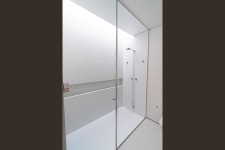 Casa à venda com 160m², 2 quartos e 2 vagasBanheiro da Suíte 2 Detalhe