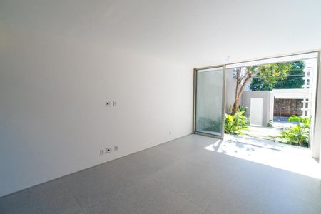 Casa à venda com 160m², 2 quartos e 2 vagasSala/Cozinha