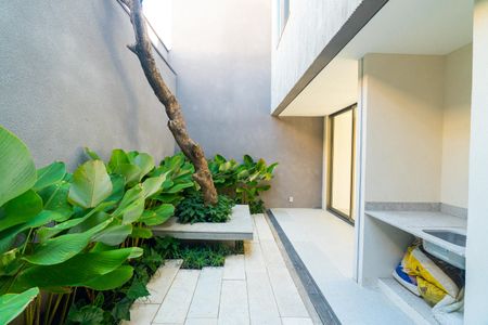 Casa à venda com 160m², 2 quartos e 2 vagasQuintal